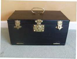 An early 19thC diamond dealers box