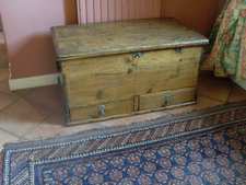 A 19thC pine mule chest