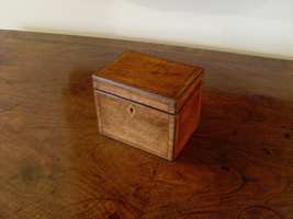 A Regency cube caddy