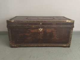 Regency leather covered campaign trunk