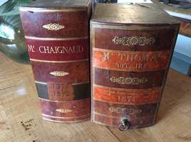 Two French cartonier book files