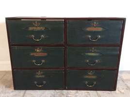 A six drawer cartonier